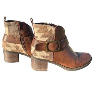 Women's 7.5 Brown Leather Block Heel Bootie Colorado Baretraps